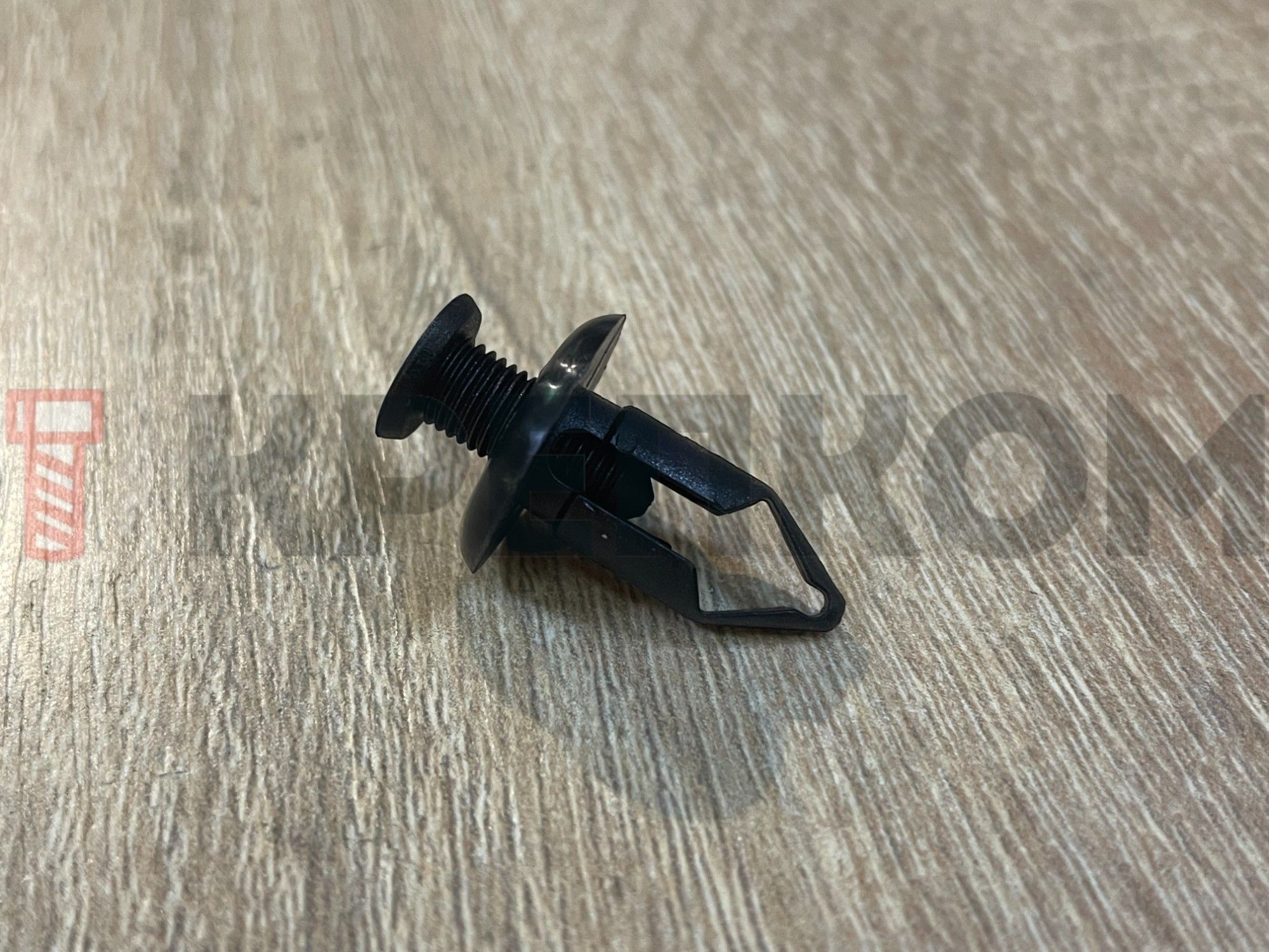 Клипса автомобильная с резьбовым штырьком 1272 - фото