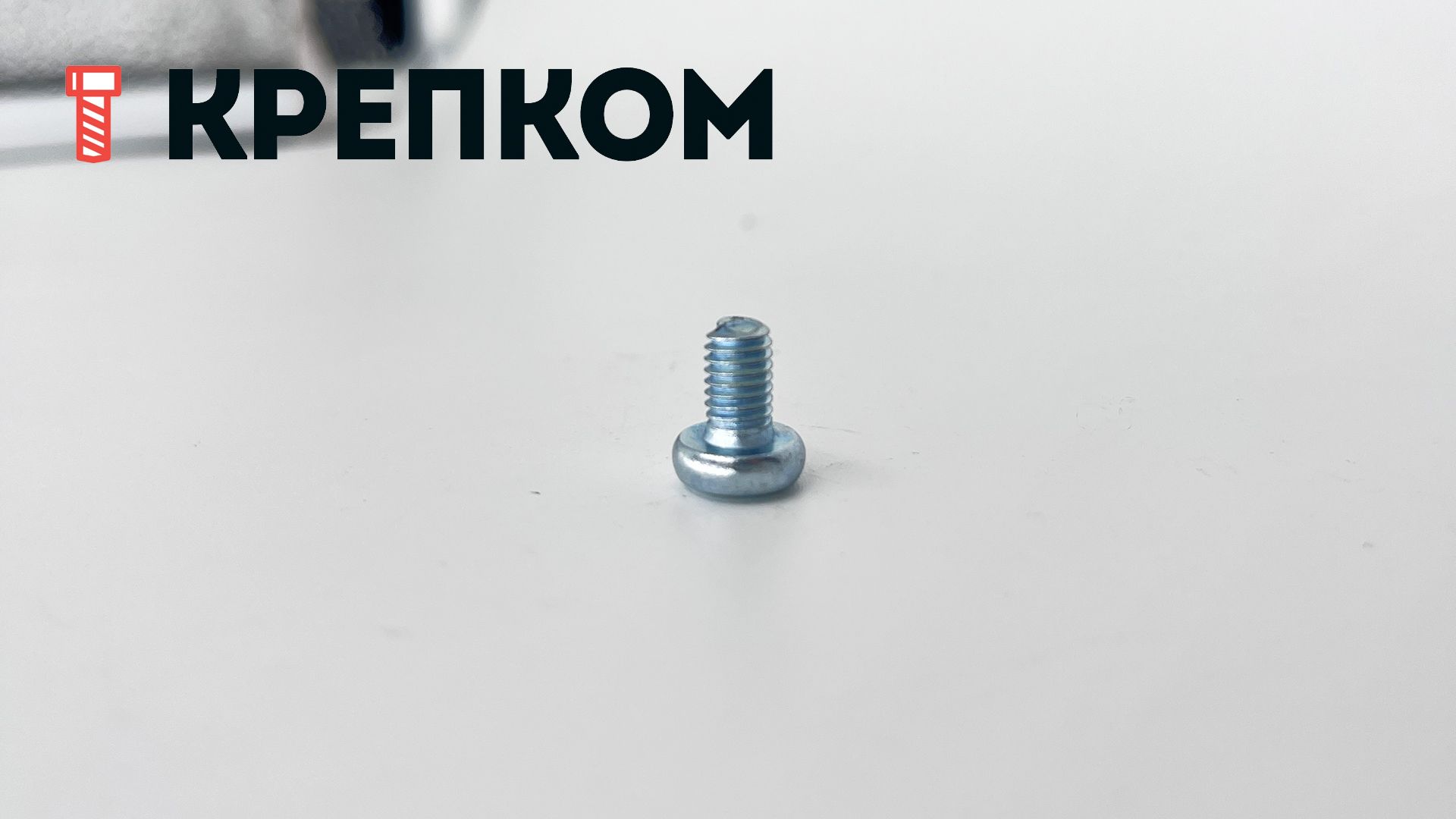 Винт резьбовыдавливающий с полукруглой головкой и шлицем TORX DIN 7500 form CE, оцинкованная сталь - фото