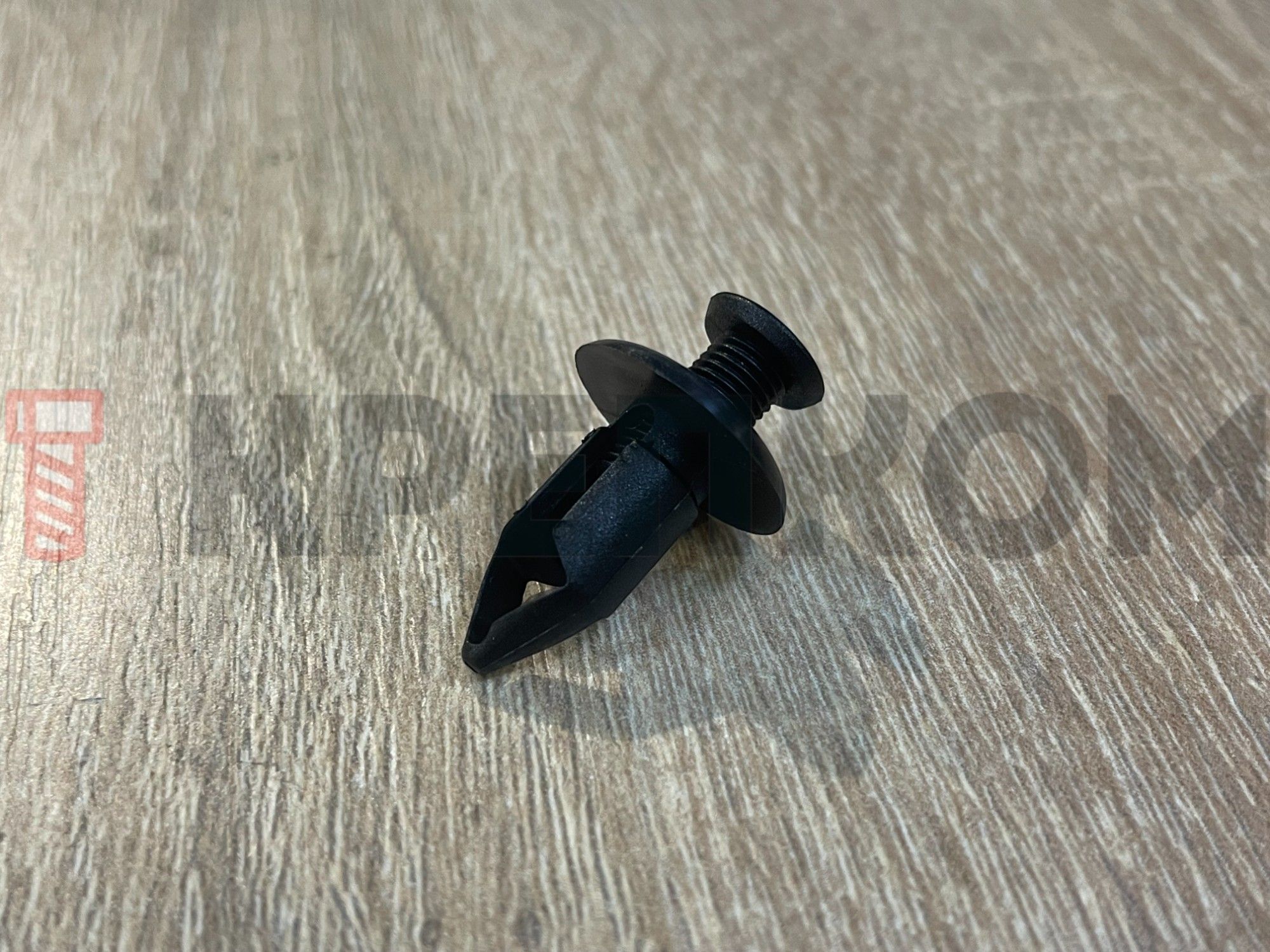 Клипса автомобильная с резьбовым штырьком 1272 - фото