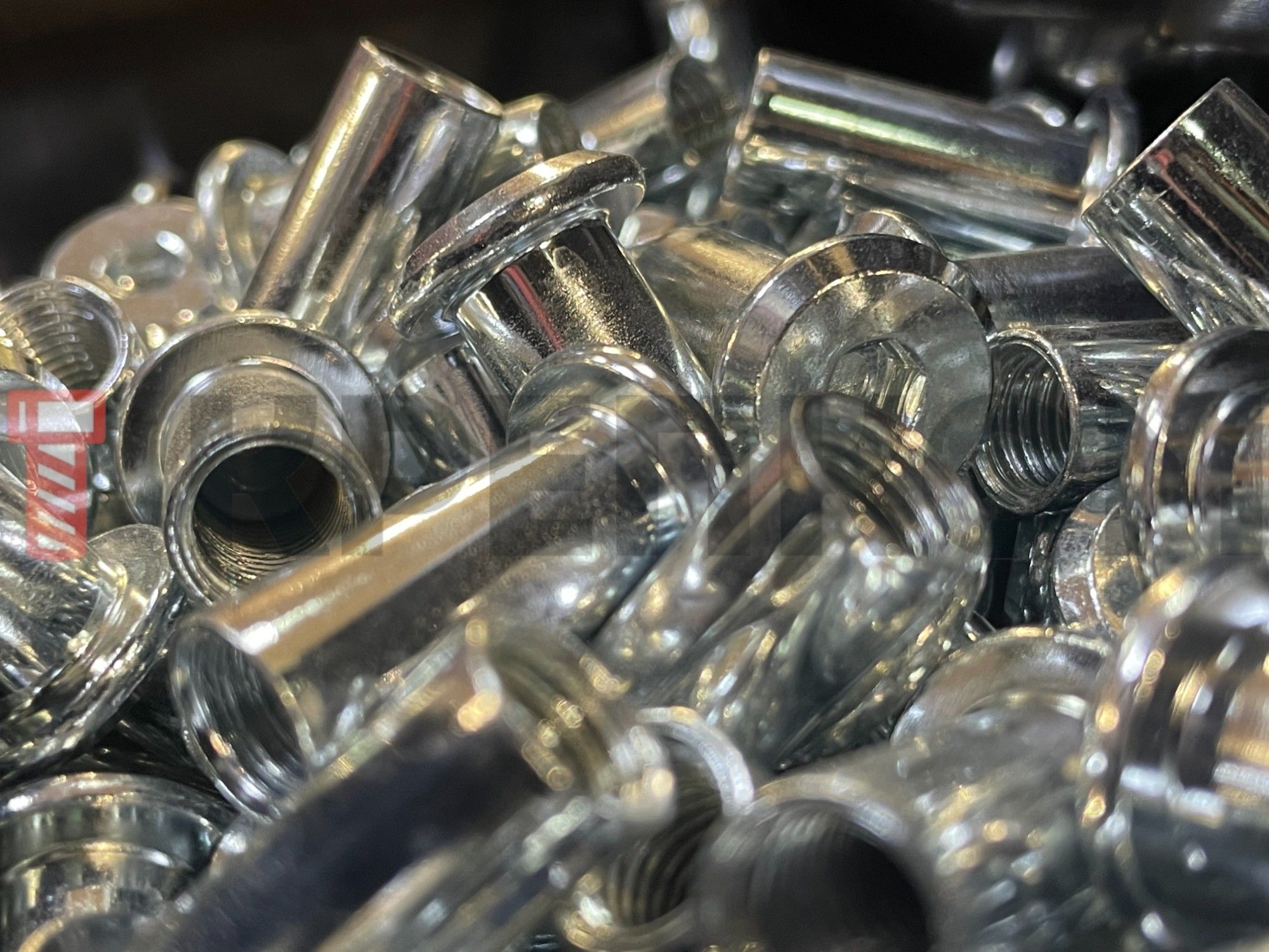 Гайка Эриксона вн/ш плоск. M 8 x 22 x 16 593 A6 оцинк - фото