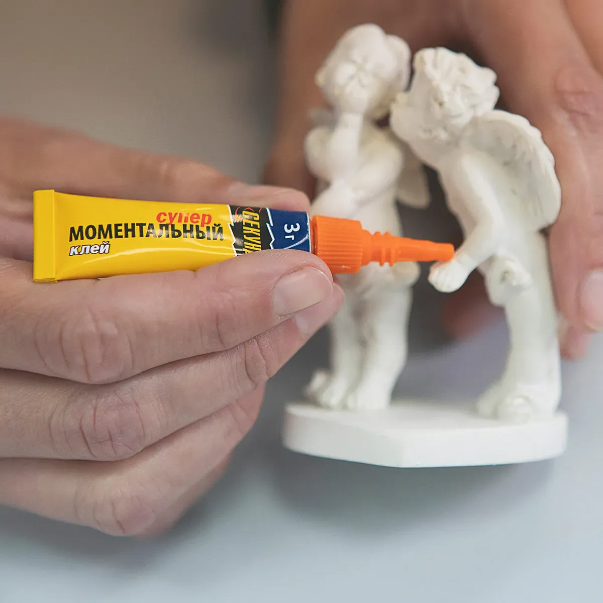 Клей моментальный 3 гр Секунда, на ленте 12 шт  - фото