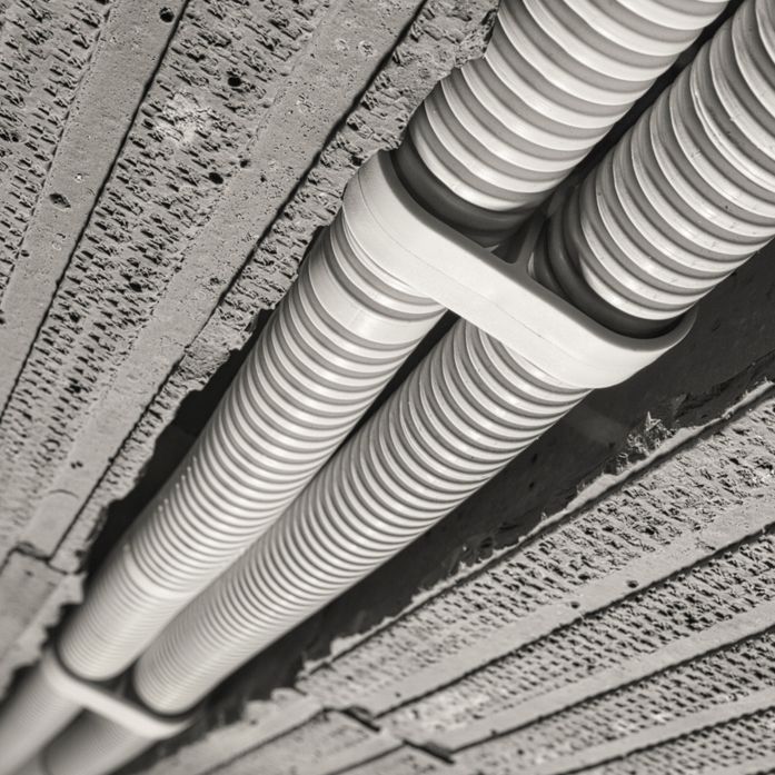 Дюбель-хомут вставной Т-образный с двойной скобой для кабелей 20-25 мм длина 55 мм Schnabl 12180 - фото