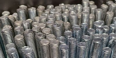 DIN 975, DIN 976 или ГОСТ 22042, ГОСТ 22043: разбираемся в стандартах и маркировках шпилек