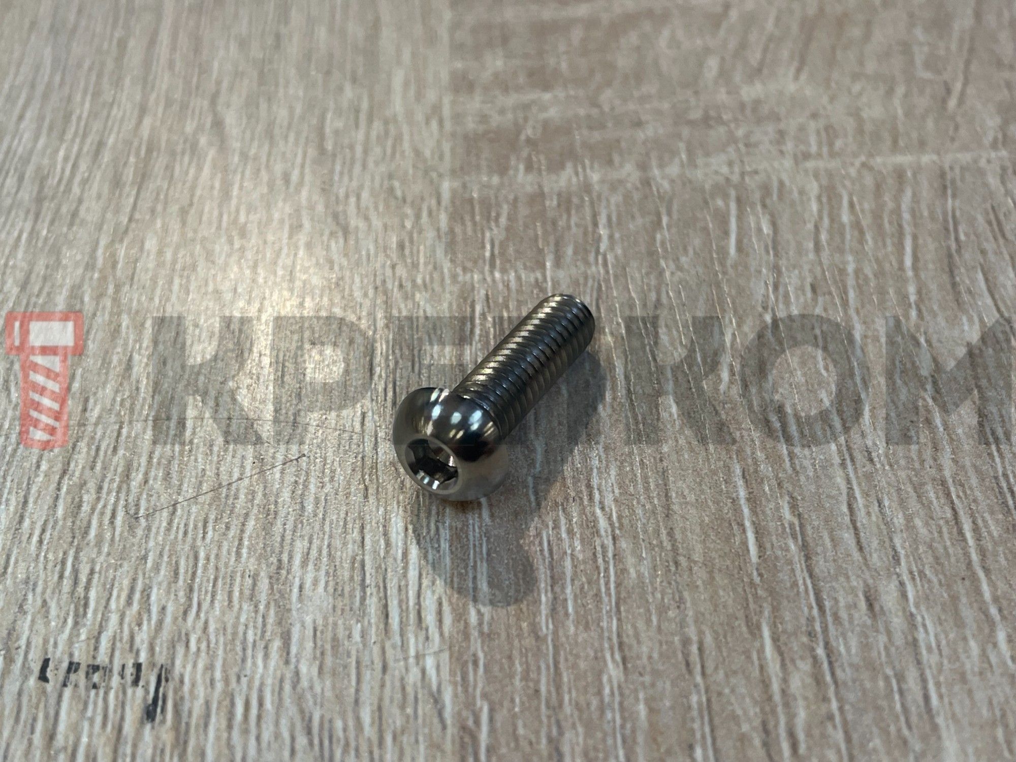 Винт с полукруглой головкой и внутренним шестигранником ISO (DIN) 7380, титан Gr2 - фото
