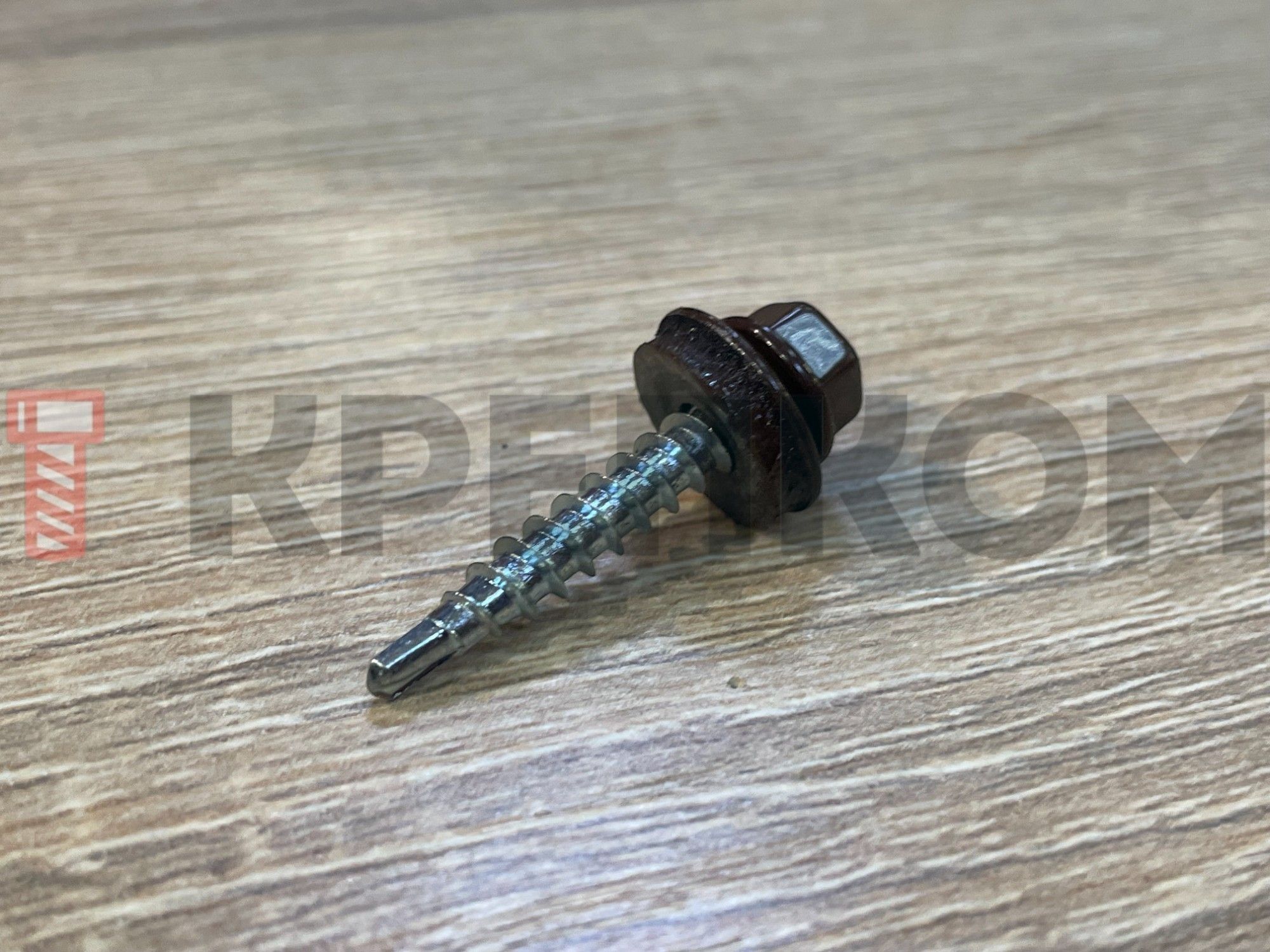 Саморез кровельный 4,8х29 мм RAL 8017 со сверлом №1 и шайбой EPDM Daxmer, оцинкованная сталь - фото
