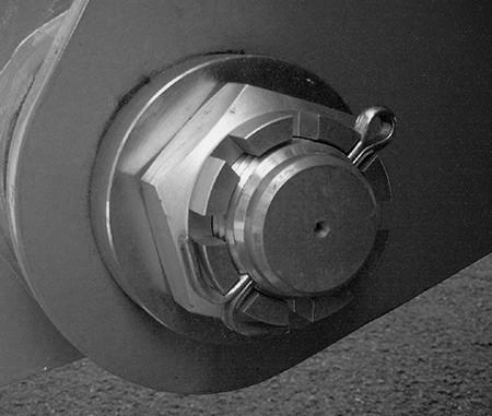 Гайка корончатая (прорезная) с мелкой резьбой DIN 935, класс прочности 8, оксидированная - фото