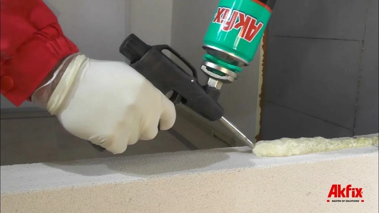 Клей-пена для кирпича и газоблока всесезонный 800 мл Akfix 962P - фото