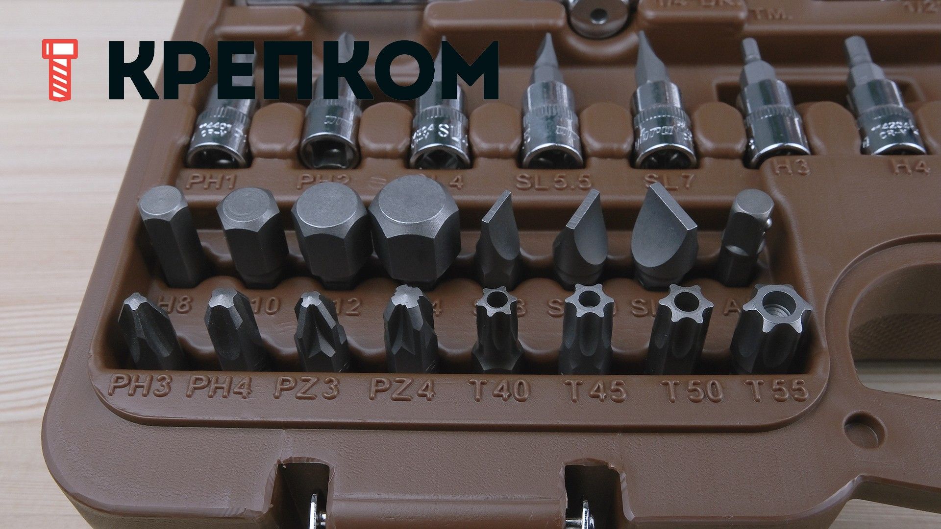 Универсальный набор инструмента 1/4"DR, 1/2"DR Ombra OMT82S, 82 штуки - фото