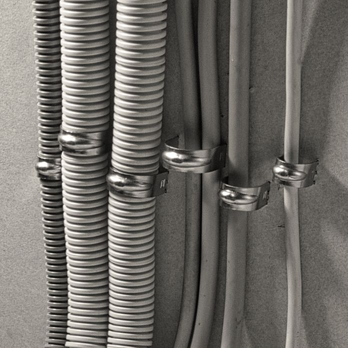 Скоба вставная U-образная для труб Schnabl CF C-Fix, хромированная сталь - фото