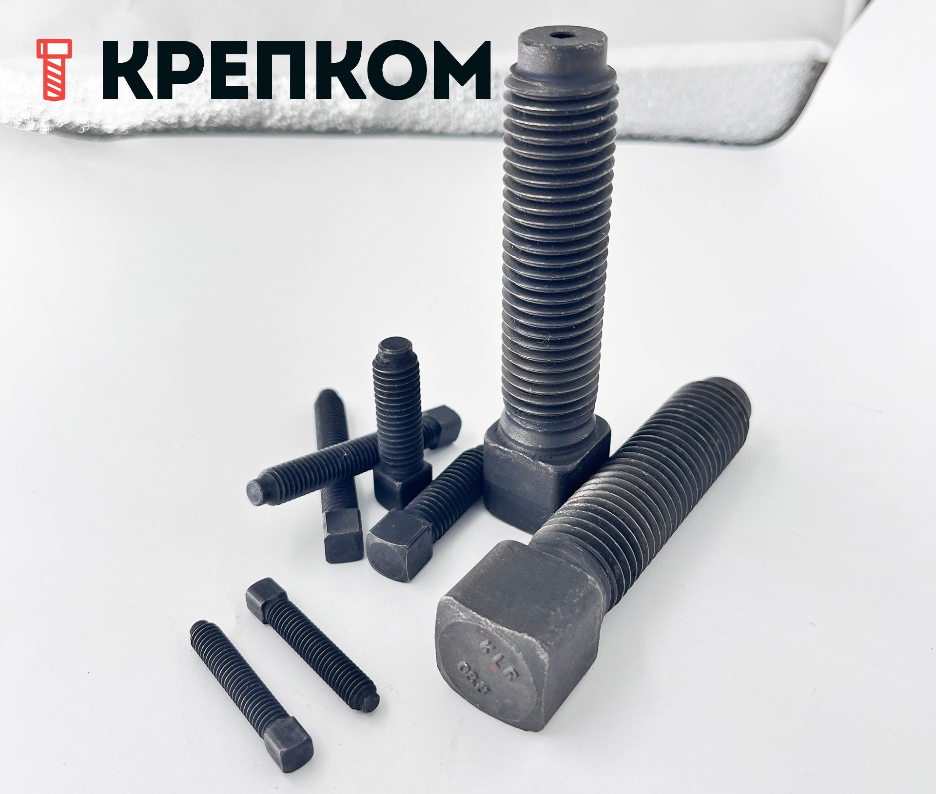 Винт установочный с квадратной головкой DIN 479, класс прочности 8.8 - фото