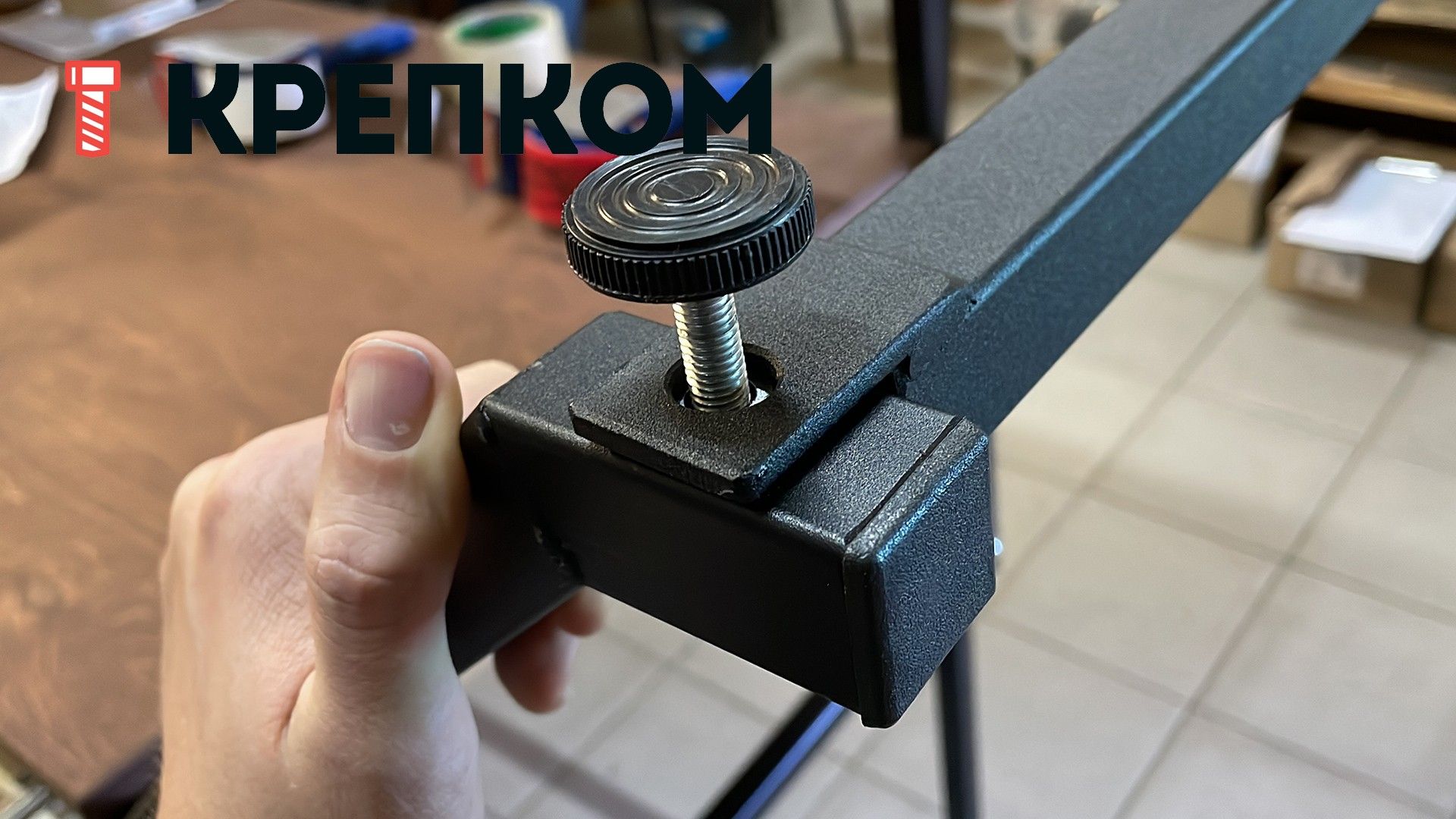 Резьбовая заклепка с потайным бортиком и насечками, оцинкованная сталь - фото