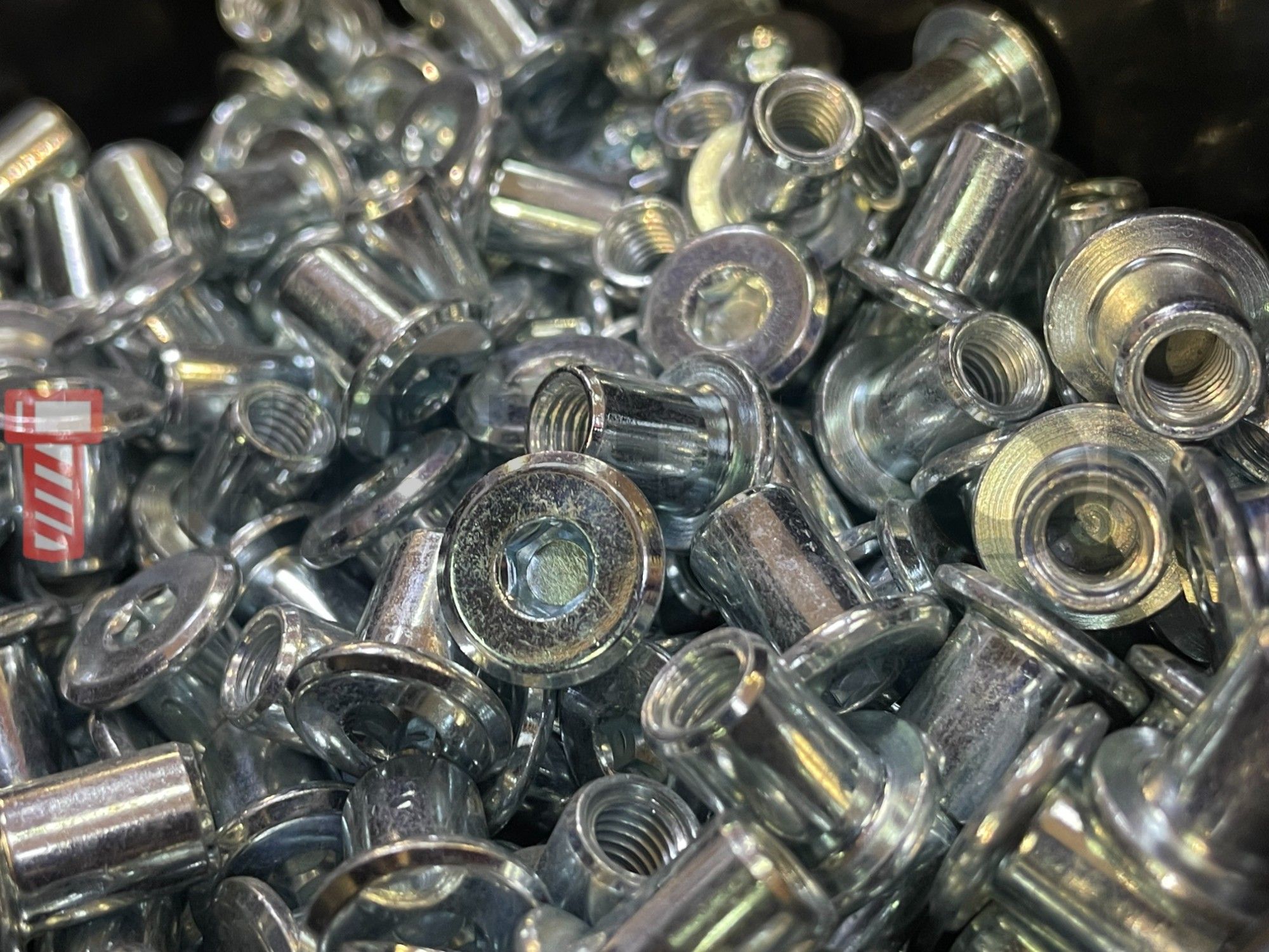 Гайка Эриксона вн/ш плоск. M 6 x 12 x 15 563 A0 оцинк - фото