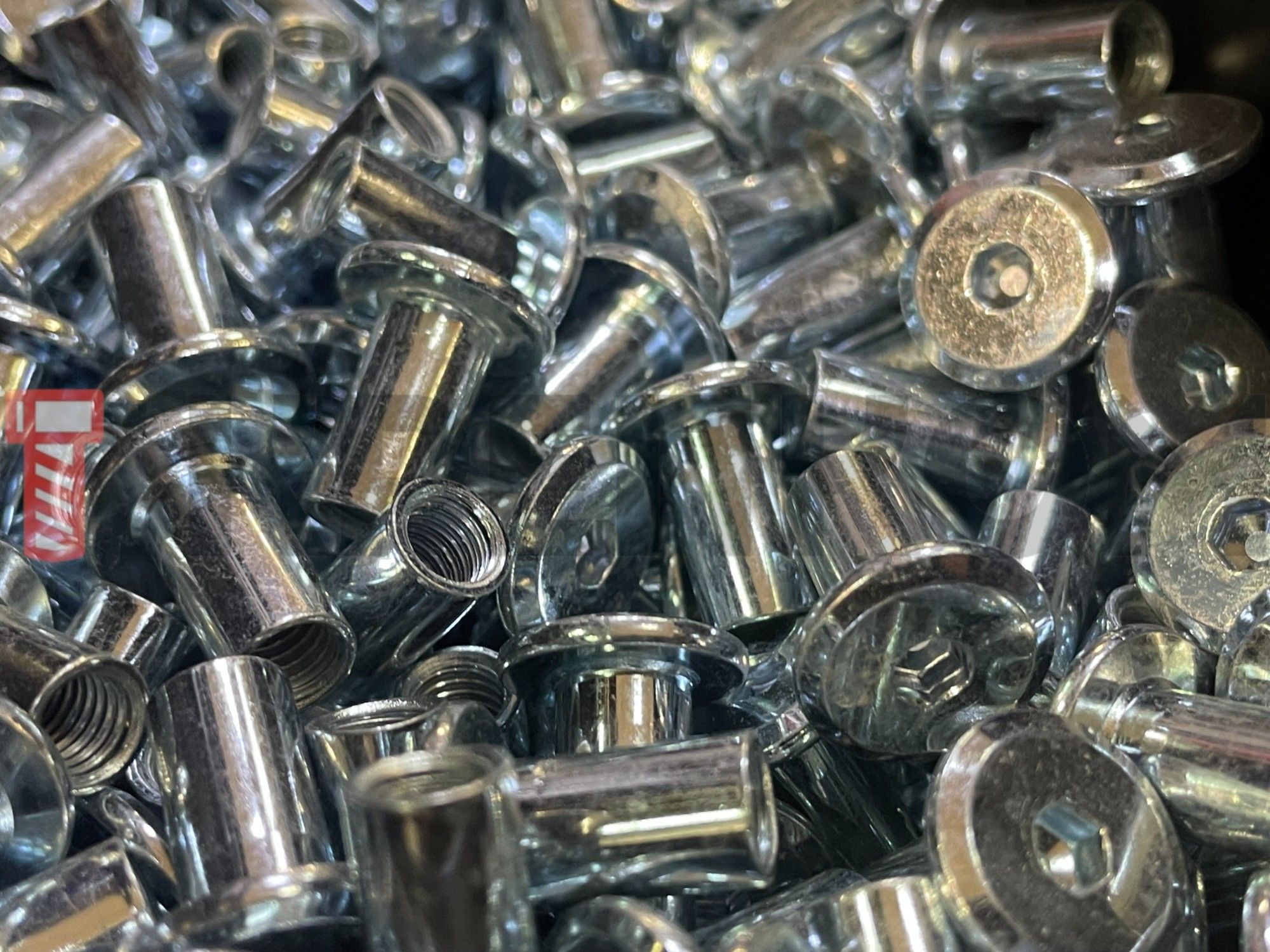 Гайка Эриксона вн/ш плоск. M 6 x 15 x 15 632 H1 оцинк (Техника мебели) - фото