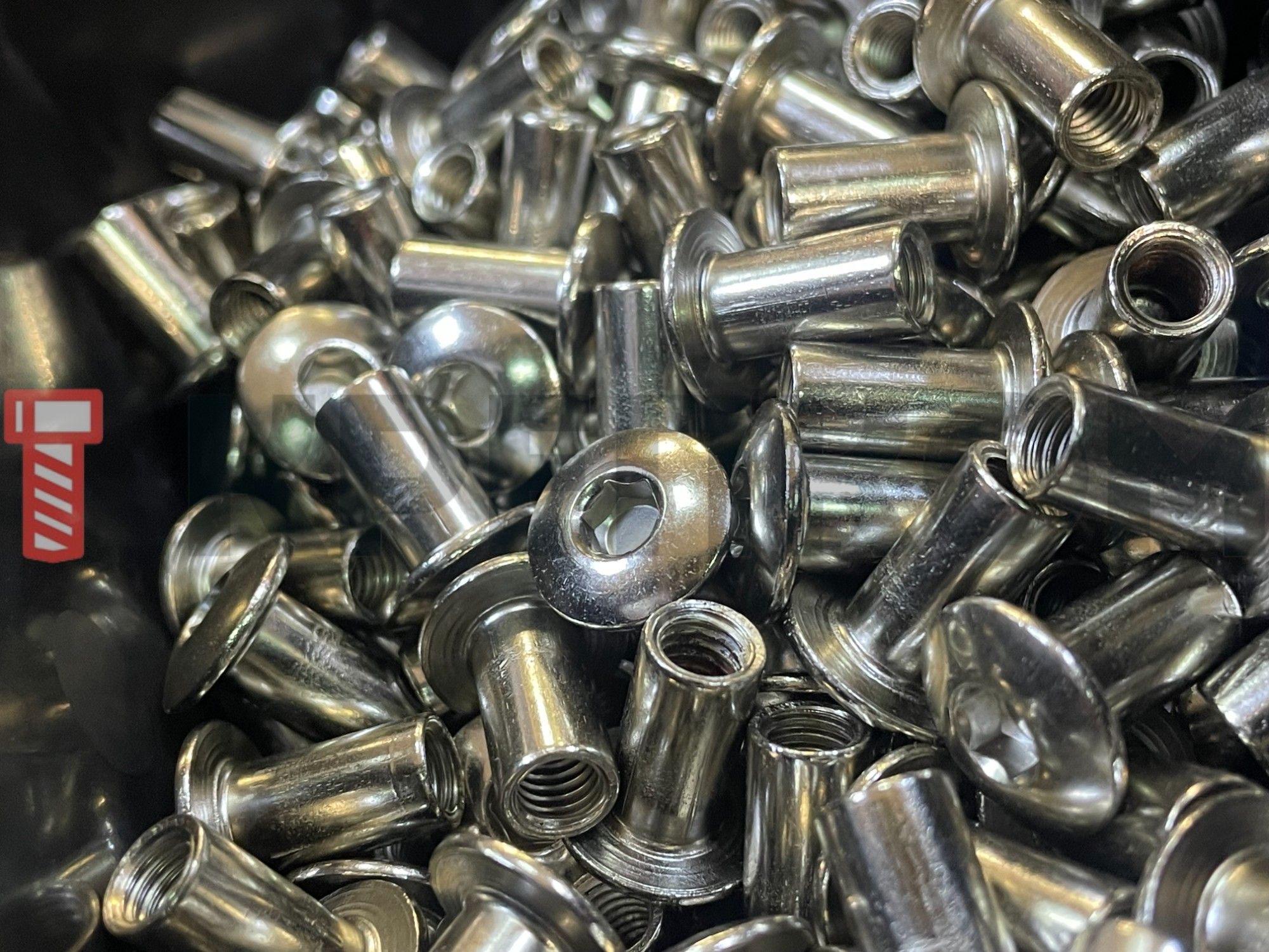 Гайка Эриксона вн/ш полукруг M 6 x 15 тело D 8 головка D 15 S5 никель - фото