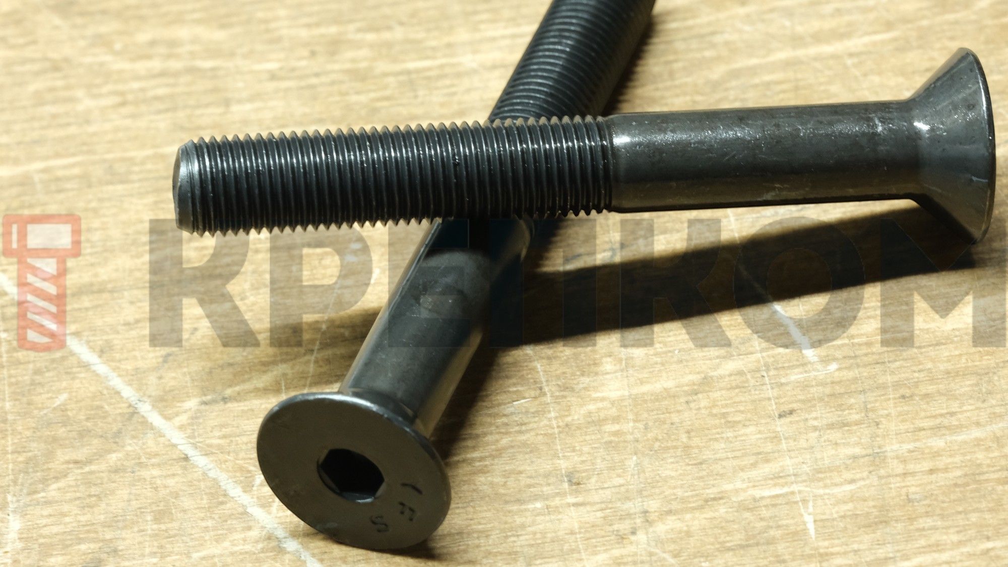 Винт дюймовый с потайной головкой и внутренним шестигранником DIN 7991 UNF (ISO 10642), класс прочности 10.9 (Grade 8) - фото