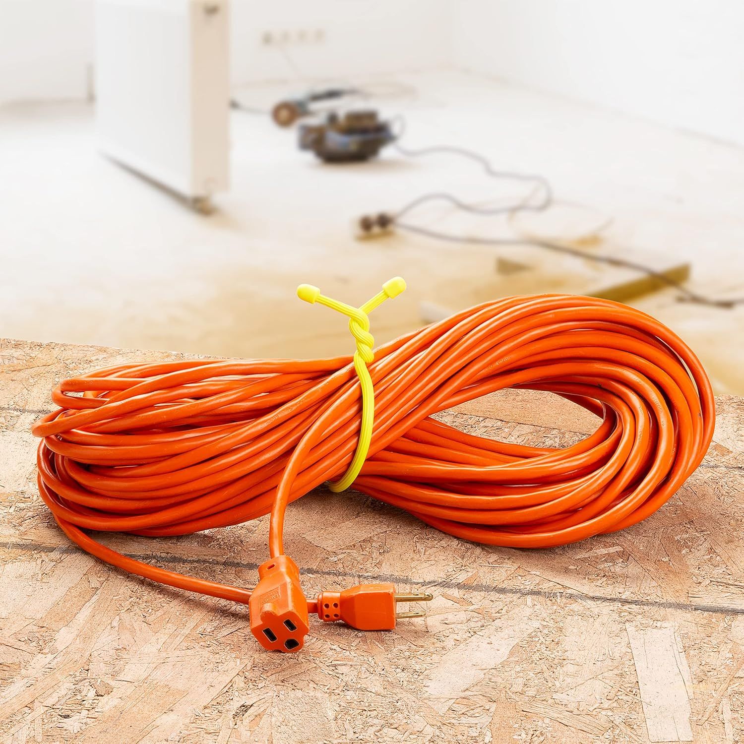 Гибкая стяжка (хомут) 24" Nite Ize Gear Tie GT24I-33-2R3, желтый, 2 шт - фото