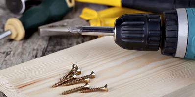 Аккумуляторный шуруповерт от А до Я: выбор инструмента, крепежа и техник для 5 ключевых задач