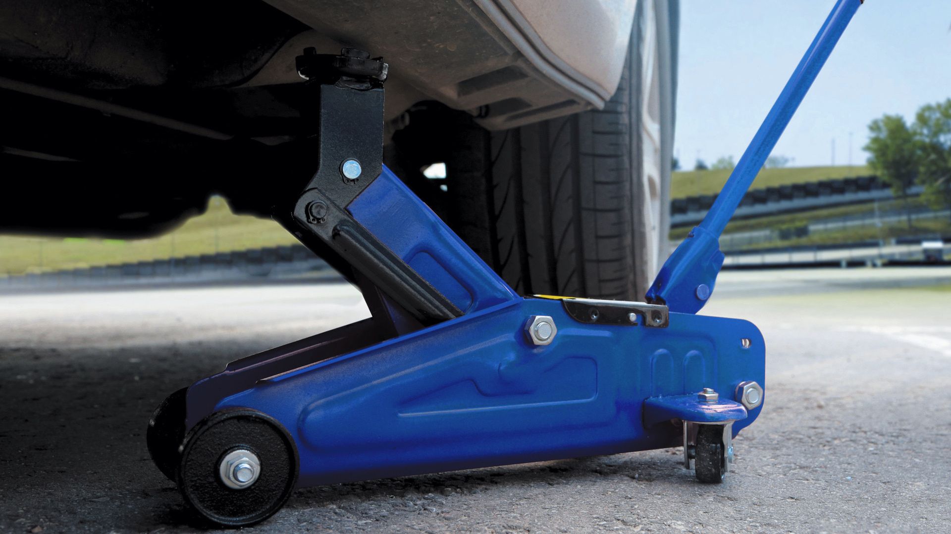 Домкрат подкатной - изображение