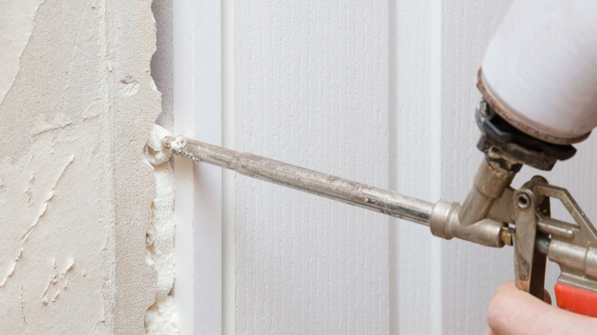 Использование монтажной пены - изображение