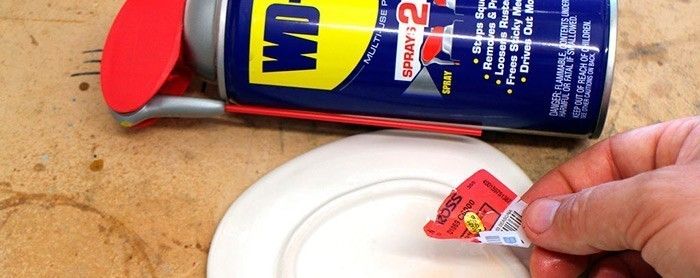 Удаление наклеек и стикеров со стекла и керамики с помощью WD-40