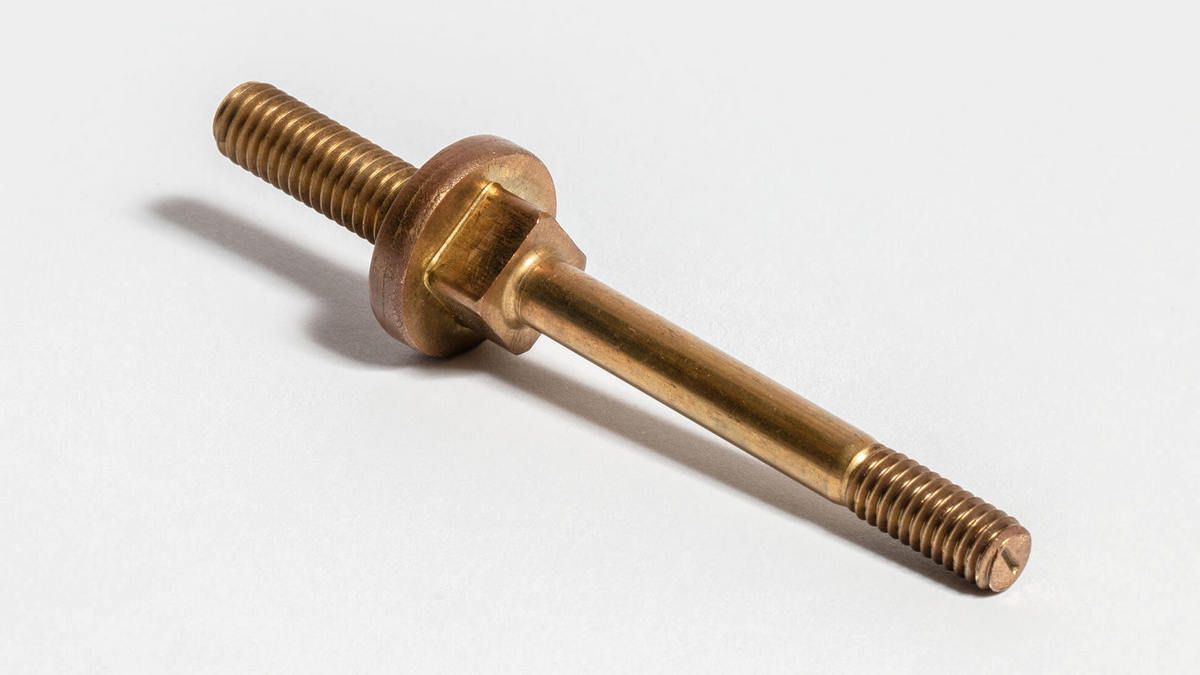 Пример медного кастомного крепежа - изображение